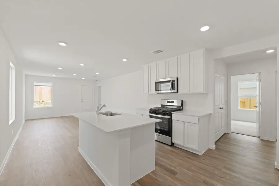 977 Sutherland Falls Street, Conroe, TX 77303 - Image #3