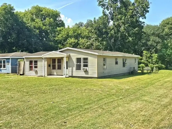 1002 Orange Street, La Marque, TX 77568