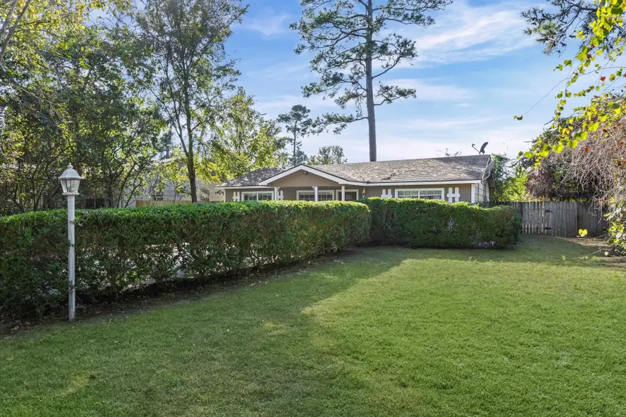 10705 Fairview Drive, Conroe, TX 77385 - Image #2