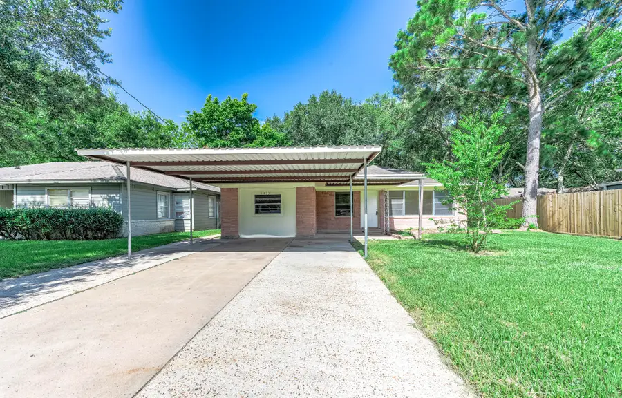 1033 S Booth Lane, Alvin, TX 77511 - #2