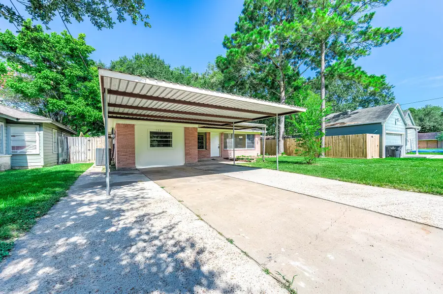 1033 S Booth Lane, Alvin, TX 77511 - #3