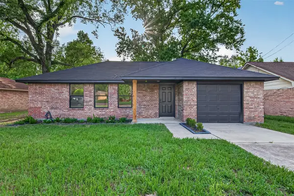106 Little Bill Lane, Willis, TX 77378