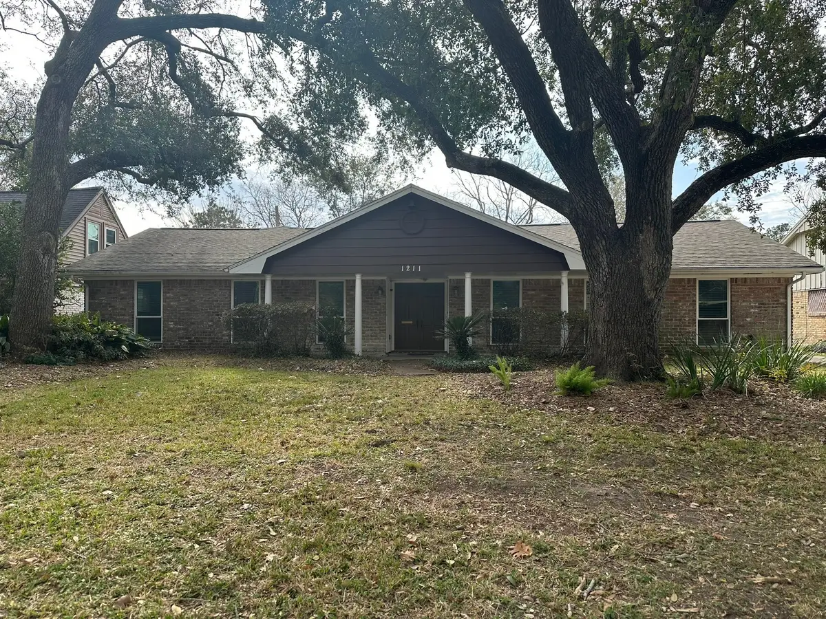 1211 Shorewood Drive, Seabrook, TX 77586 - Image #1