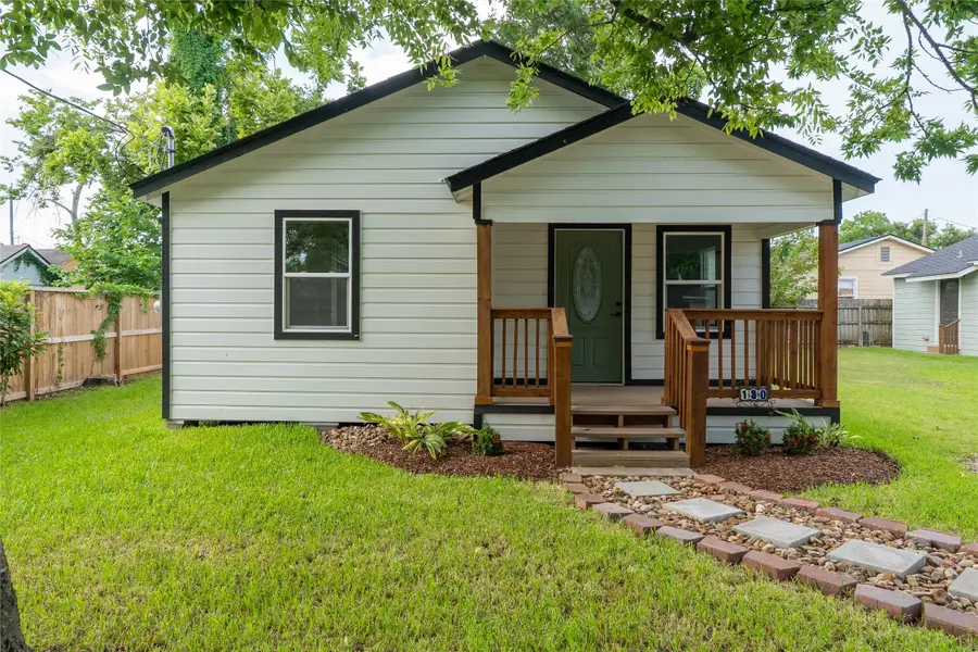 134 E Bernard Street, Clute, TX 77531 - #3