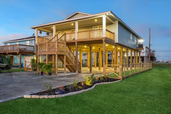 1526 Bay Meadows Drive, Galveston, TX 77554