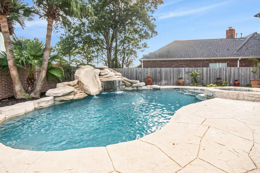 15530 Wooden Oak Court, Houston, TX 77059 - Image #2