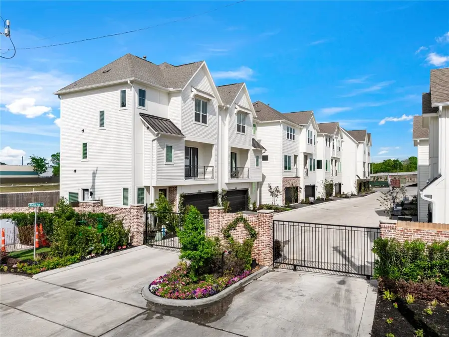 3911 Willowbend Point Drive, Houston, TX 77025 - #2