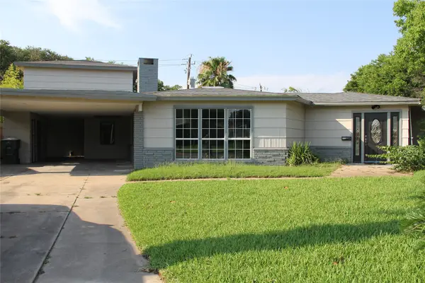 126 San Marino Drive, Galveston, TX 77550