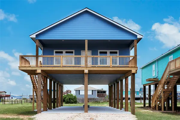 528 Thunder Road, Surfside Beach, TX 77541