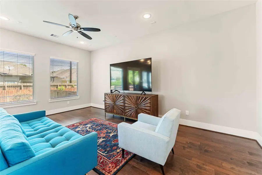 434 Yale Oaks Lane, Houston, TX 77091 - Image #3