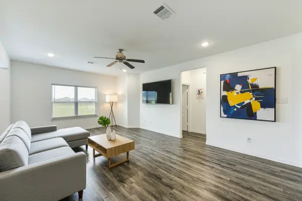 1088 Road 5102, Cleveland, TX 77327