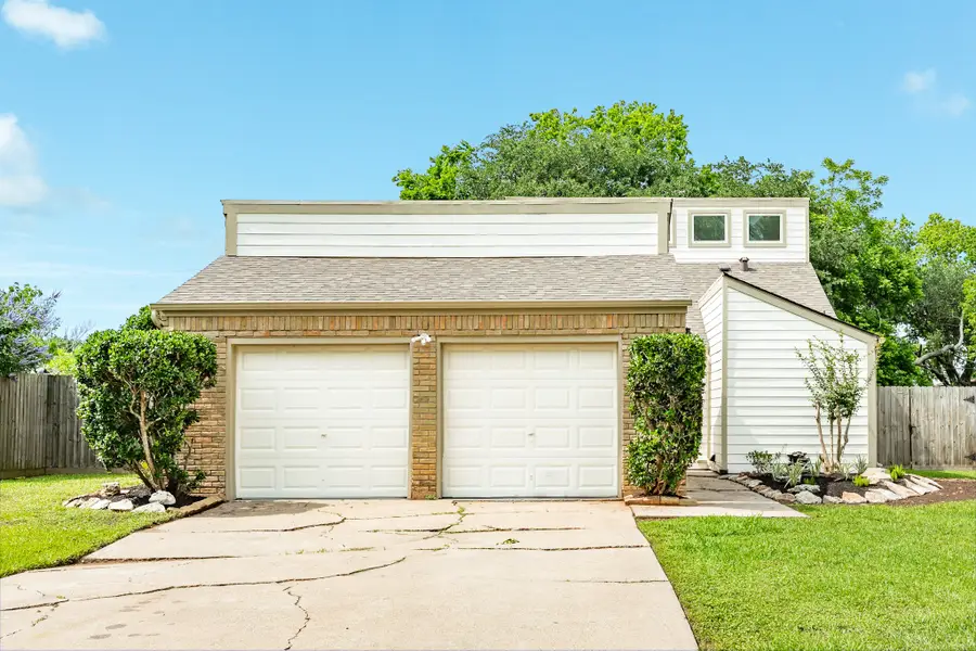 56 Garland Court, Lake Jackson, TX 77566 - #2