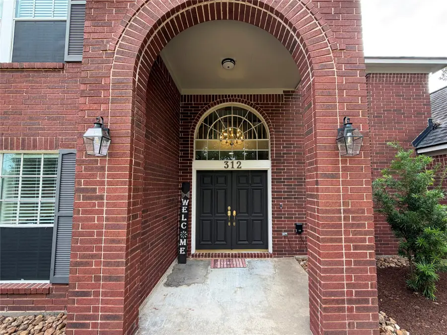 312 Timbercreek Drive, Lake Jackson, TX 77566 - #2