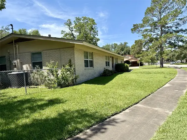 309 Town And Country Drive, El Campo, TX 77437
