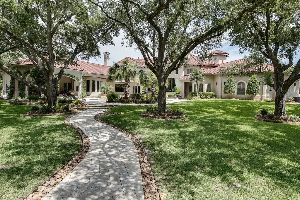 107 Sunset Drive, Friendswood, TX 77546 - #1