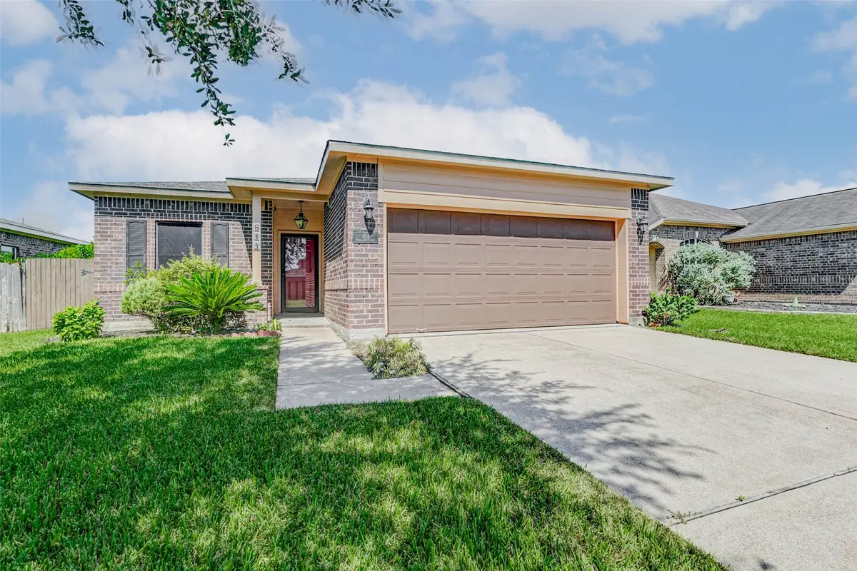 814 Mills Creek Lane, La Marque, TX 77568 - Image #1