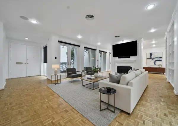 33 River Hollow Lane, Houston, TX 77027