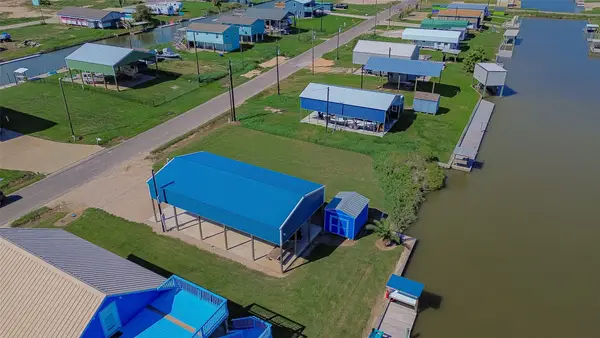 147 County Road 202, Sargent, TX 77414