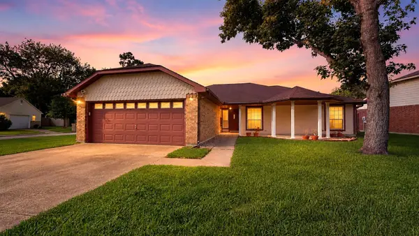5601 Freshmeadow Street, League City, TX 77573
