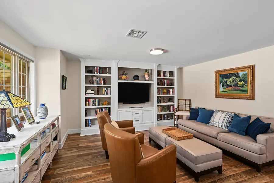 5879 Valley Forge Drive #107, Houston, TX 77057 - #3