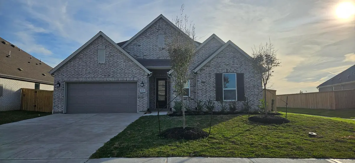1042 Oakhurst Drive, Dayton, TX 77535 - Image #1