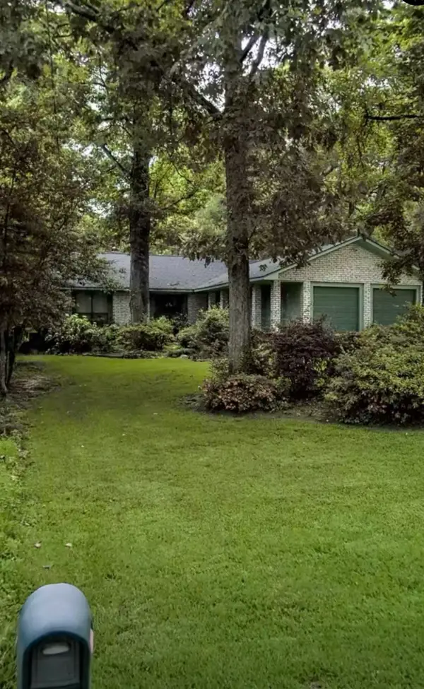 49 Cherry Hill Drive, Conroe, TX 77304