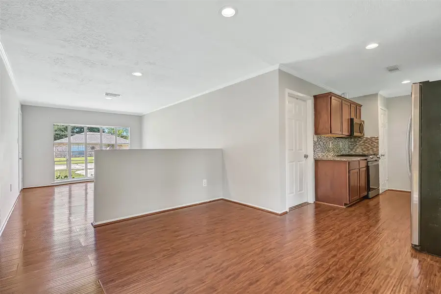 107 Stratmore Drive, Friendswood, TX 77546 - #3