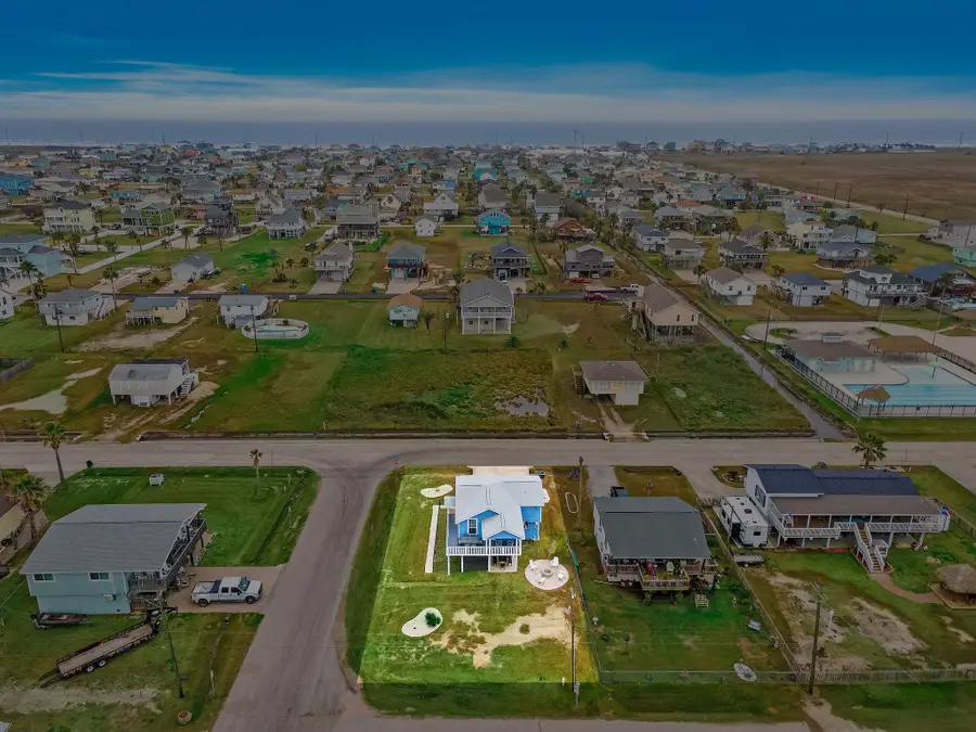 16642 Jolly Roger Road, Jamaica Beach, TX 77554 - Image #2