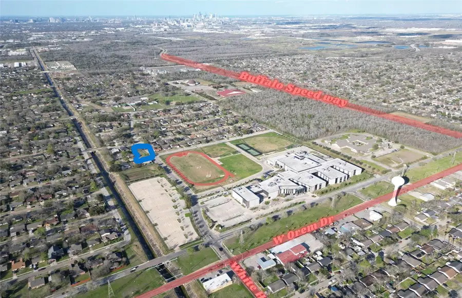 4002 Beran Drive, Houston, TX 77045 - Image #2