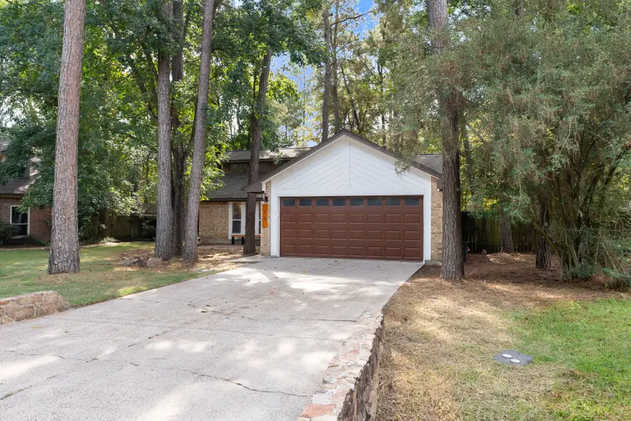 19 Tremont Woods Court, The Woodlands, TX 77381 - Image #2
