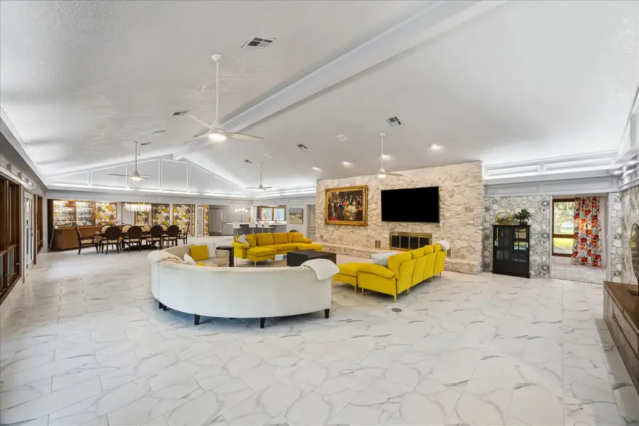 1717 S Columbia Drive, West Columbia, TX 77486 - Image #3