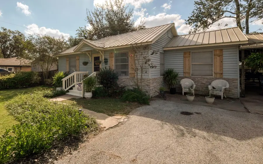2703 Holly Street, Waller, TX 77484 - Image #2
