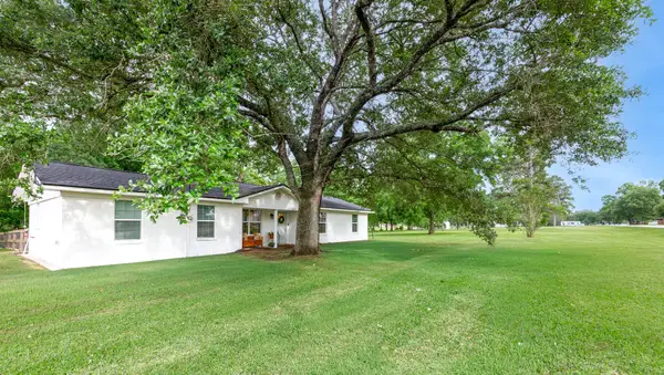 2103 Holly Street, East Bernard, TX 77435