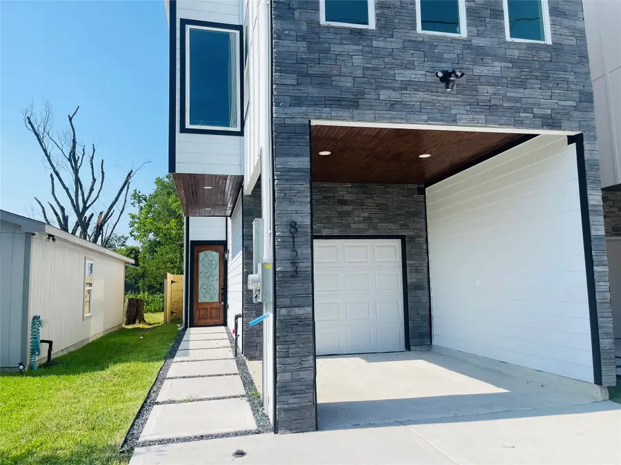 8123 Saint Louis Street, Houston, TX 77028 - #2