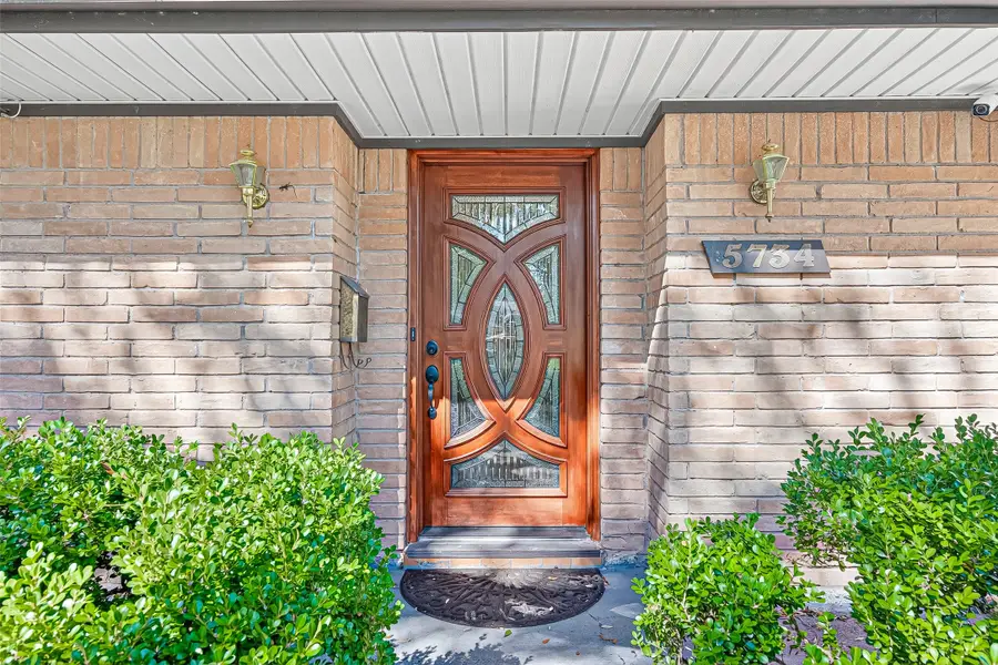 5734 Sanford Road, Houston, TX 77096 - Image #2