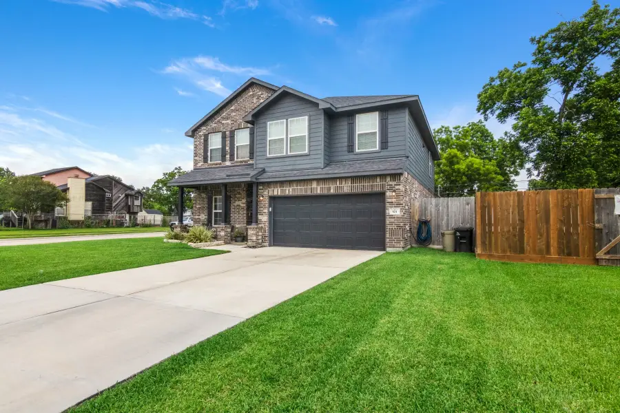 501 S 4th Street, La Porte, TX 77571 - #2