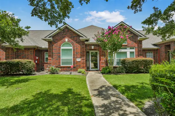 206 Clearview Avenue #B, Friendswood, TX 77546