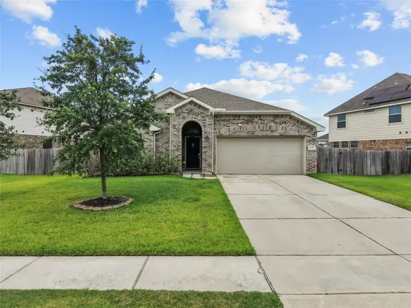4331 Oakdale Mist Drive, Dickinson, TX 77539