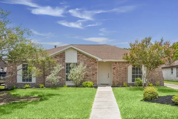 12050 Sturdivant Street, Meadows Place, TX 77477