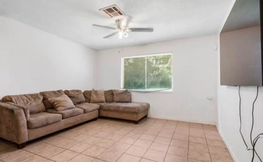 5830 Woodview Drive, Houston, TX 77396 - Image #2