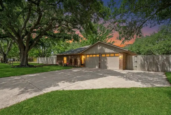 3930 Tumbleweed Lane, Baytown, TX 77521