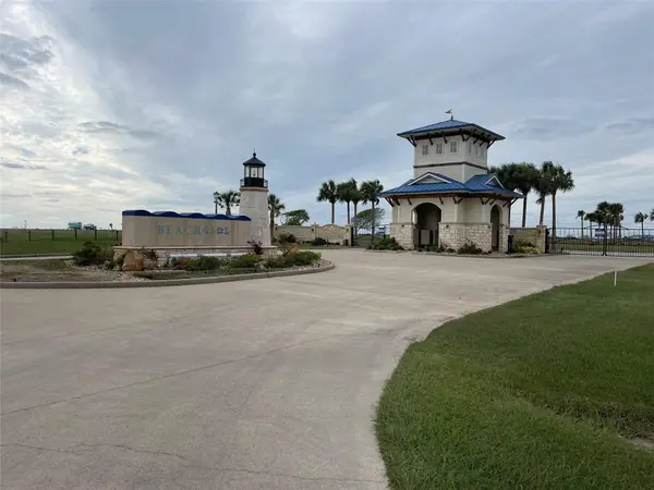 3000 Palacios Bay Drive, Palacios, TX 77465