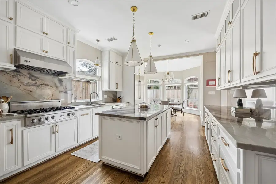 4809 Evergreen Street, Bellaire, TX 77401 - #3