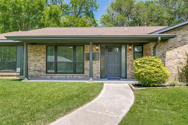 4009 Twilight Drive S, Benbrook, TX 76116