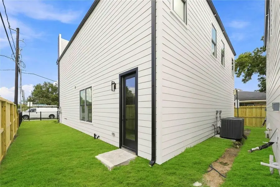 7907 Earhart Street #A/B, Houston, TX 77028 - #2