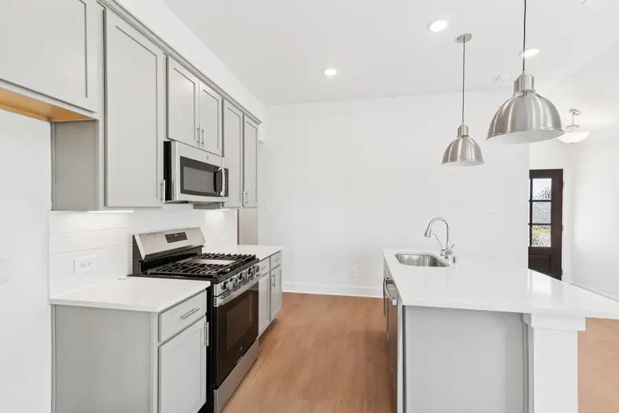 110 Spring Rose Drive, Magnolia, TX 77354 - Image #2