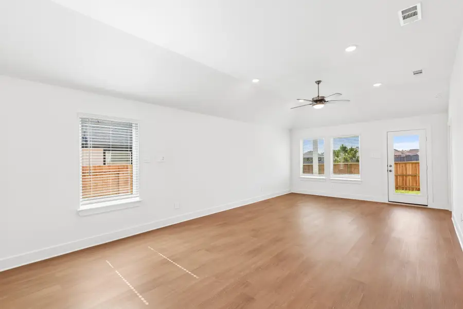 110 Spring Rose Drive, Magnolia, TX 77354 - Image #3