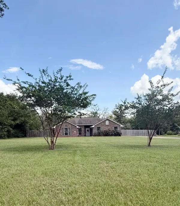 9638 Woodview Drive, College Station, TX 77845