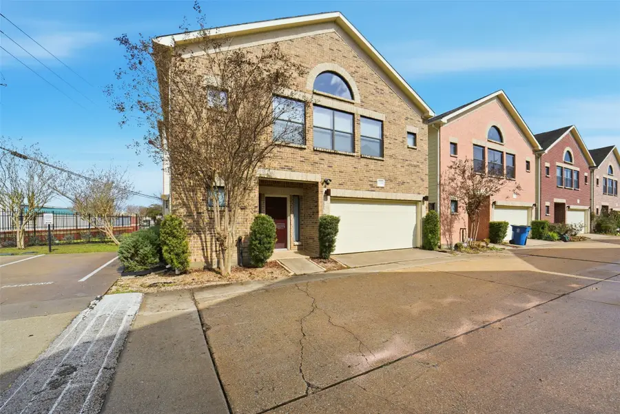 3736 Main Plaza Dr Drive, Houston, TX 77025 - Image #2