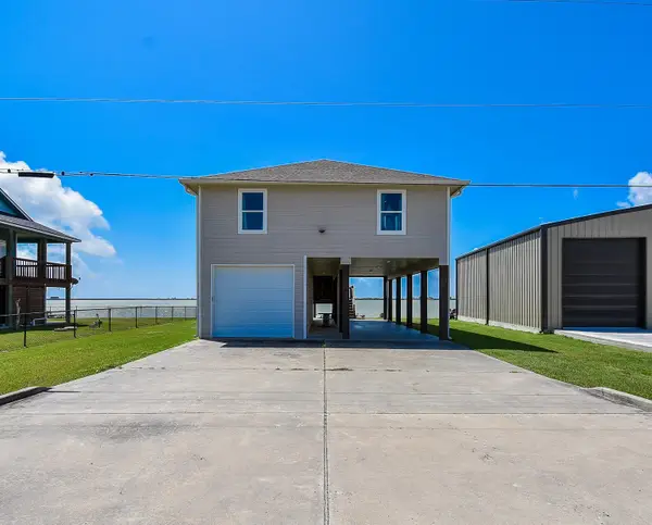 1486 W Bayshore Drive, Palacios, TX 77465
